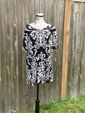 HEIMISH USA Black & White Damask Swing Tunic